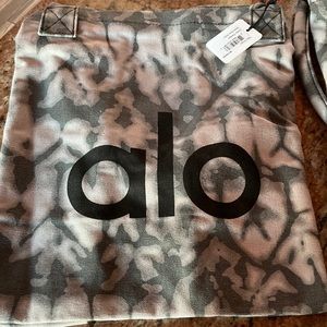 Alo Tote